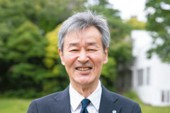 梅原出（うめはらいづる）