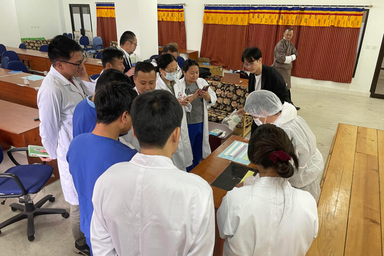 グローカル感染症研究センターを中心とした国際共同研究の展開と人材育成