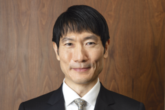 春名展生 （はるなのぶお）