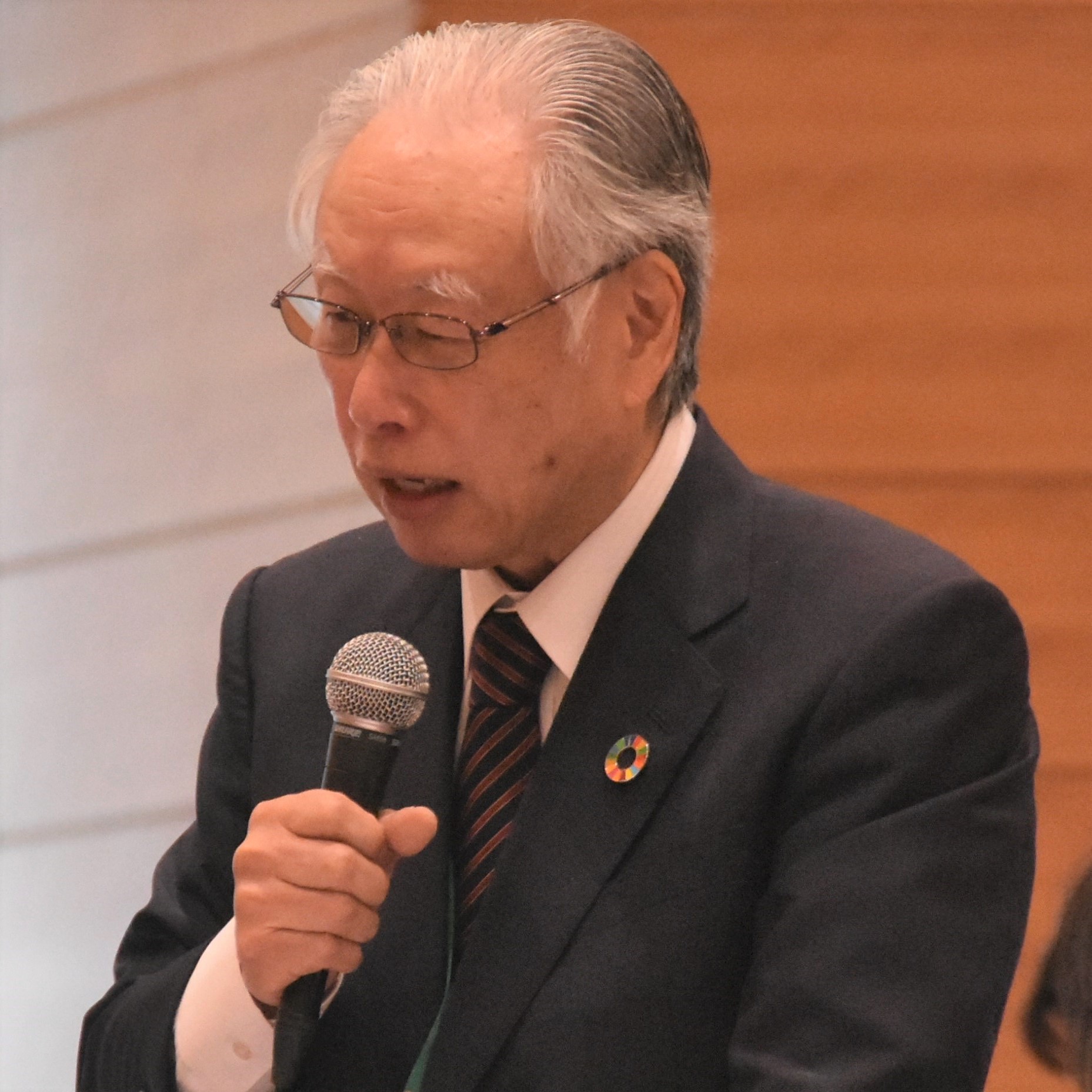 説明する鬼頭宏公立大学協会会長