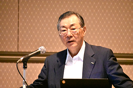 【国立大学への期待】の講演を行う　小野寺 KDDI取締役会長
